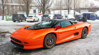 Jaguar XJ220